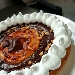 -Crostata al cioccolato e vaniglia con meringa dorata - -