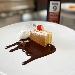 -Pancake con crema e salsa al cioccolato - -
