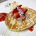 -Pancakes con culins di fragole, cioccolato bianco e panna - -