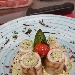 Cannolo di calamari con rucola e filadelfia - -