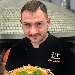 I Masanielli di Francesco Martucci � la Migliore Pizzeria al Mondo
 - Un vecchio adagio recita che vincere � difficile, confermarsi al vertice lo � molto di pi�. Onore al merito quindi per I Masanielli di Francesco Martucci che � ancora una volta la migliore pizzeria d'Italia e del mondo secondo 50 Top Pizza 2021, V edizione della celebre guida on-line di settore. Chi registra il balzo in avanti � 10 Diego Vitagliano Pizzeria (Napoli), che sale sul secondo gradino del podio (20� nel 2020) e saluta la terza posizione di Seu Pizza Illuminati di Roma (7� nella passata edizione).