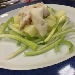 Insalata di merluzzo con patate servito con semi di papavero - -