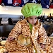 La sfogliatella diventa un abito di Carnevale - n simpatico costume a forma di sfogliatella che un piccolo goloso di sfogliacampanelle ha indossato in questi giorni facendone sfoggio lungo le strade di Napoli. 
I genitori del bambino ritratto hanno autorizzato Vincenzo Ferrieri a trasmetterne le immagini.