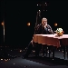 Mercoled� 4 marzo Gabriele Lavia porta in scena I ragazzi che si amano da Jacques Pr�vert, al Teatro Nuovo di Napoli - Tra citazioni colte e pop, l'attore e regista meneghino porta in scena un omaggio all'autore francese finito ingiustamente nelle scatole dei cioccolatini