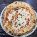 Pizza Margherita - Izzo Pizza - pomodoro San Marzano DOP, fior di latte, Olio EVO del Cilento DOP