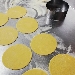 Ravioli ripieni di baccal e patate con riduzione di pomodoro fresco, polvere di gambero rosso, semi di papavero e germogli di barbabietola rossa - -