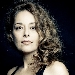 Un'Estate da RE, l'8 settembre concerto-omaggio a Fabrizio De Andr� nei cortili della Reggia di Caserta - Peppe Servillo e Ilaria Pilar Patassini interpretano le pi� belle canzoni di Faber con l'Orchestra e il Coro del Verdi di Salerno diretti da Geoff Westley


