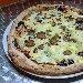 Pizza ai 5 formaggi e funghi - -