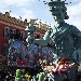 la statua della Libert sfila al Carnevale di Nizza - -