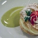 Bign con crema chantilly, salsa al pistacchio e coulis di fragole - 