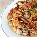 Spaghetti con Vongole, Cape Tonde e Calamaretti - -