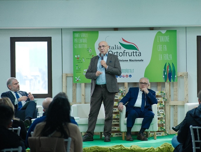  Italia Ortofrutta Unione Nazionale organizza incontro in Campania con il sottosegretario Luigi DEramo

