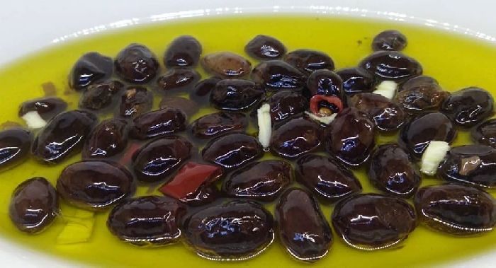 -Olive essiccate in Olio Extra Vergine di Oliva