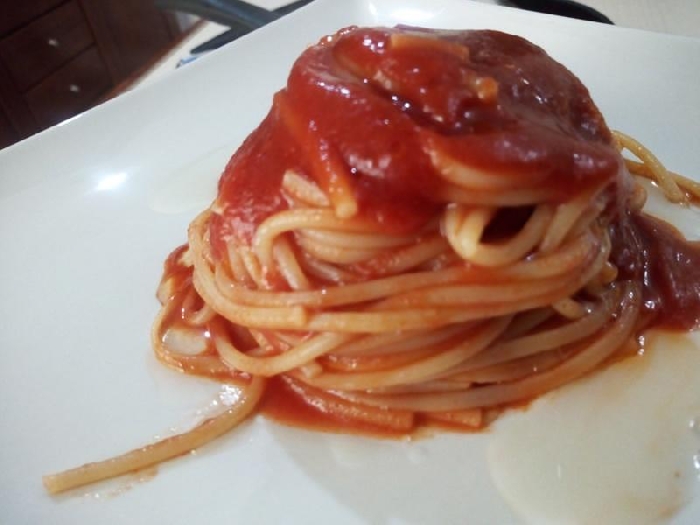 -Spaghetti al pomodoro