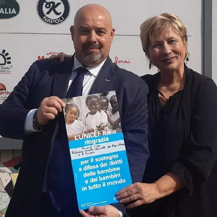 A Rosario Lopa riconoscimento UNICEF Campania