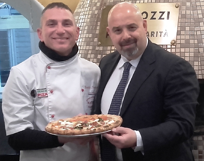 Paolo Surace e Rosario Lopa con la Pizza Sant'Antuono