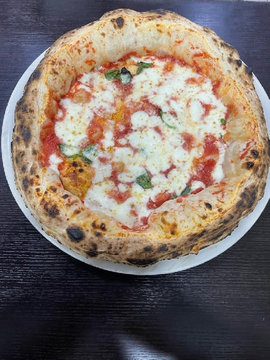 Pizza Margherita - Izzo Pizza