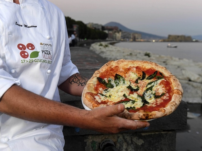 Pizza Village celebra il decennale dal 17 al 26 giugno
Napoli ospita levento internazionale sul Lungomare