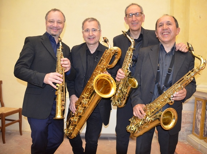 Trianon Viviani, 4 sax in concerto per Napoli, un quartetto di sassofoni ripropone le melodie della tradizione, al teatro della Canzone napoletana, sabato 19 marzo, ore 21