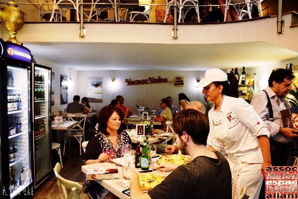 -Festa per il 1° anno di Sua Maestà la Pizza di Vincenzo Varlese