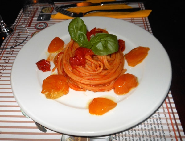 Spaghetti monograno al pomodoro giallo già giù del Vesuvio