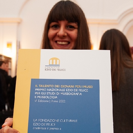 È Federica Arcoraci la vincitrice della VI edizione del Premio Nazionale Ezio De Felice per gli studi di Museografia e Museologia.

