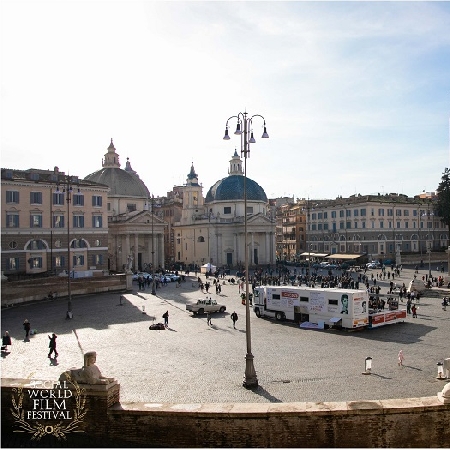 Torna il Cinebus: tappe nelle piazze di Napoli e Roma

