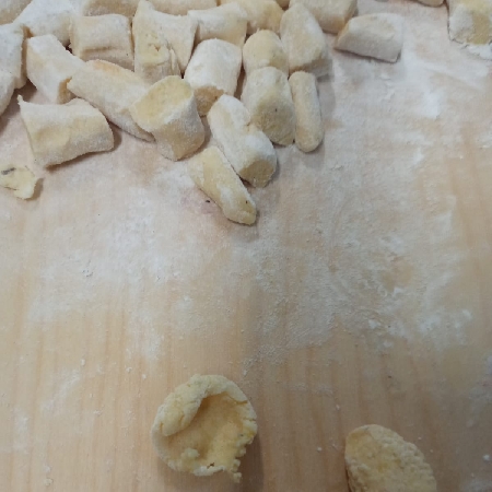 Tris di gnocchi senza glutine e lattosio al basilico e parmigiano